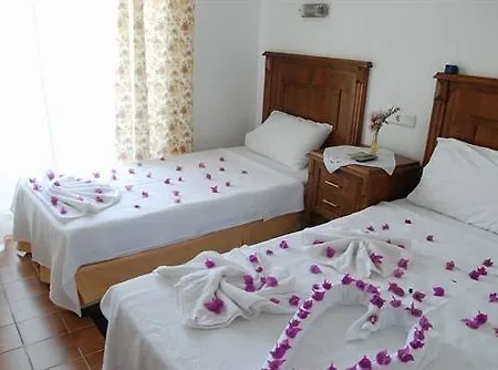 Castelino Akyarlar Hotel 4*